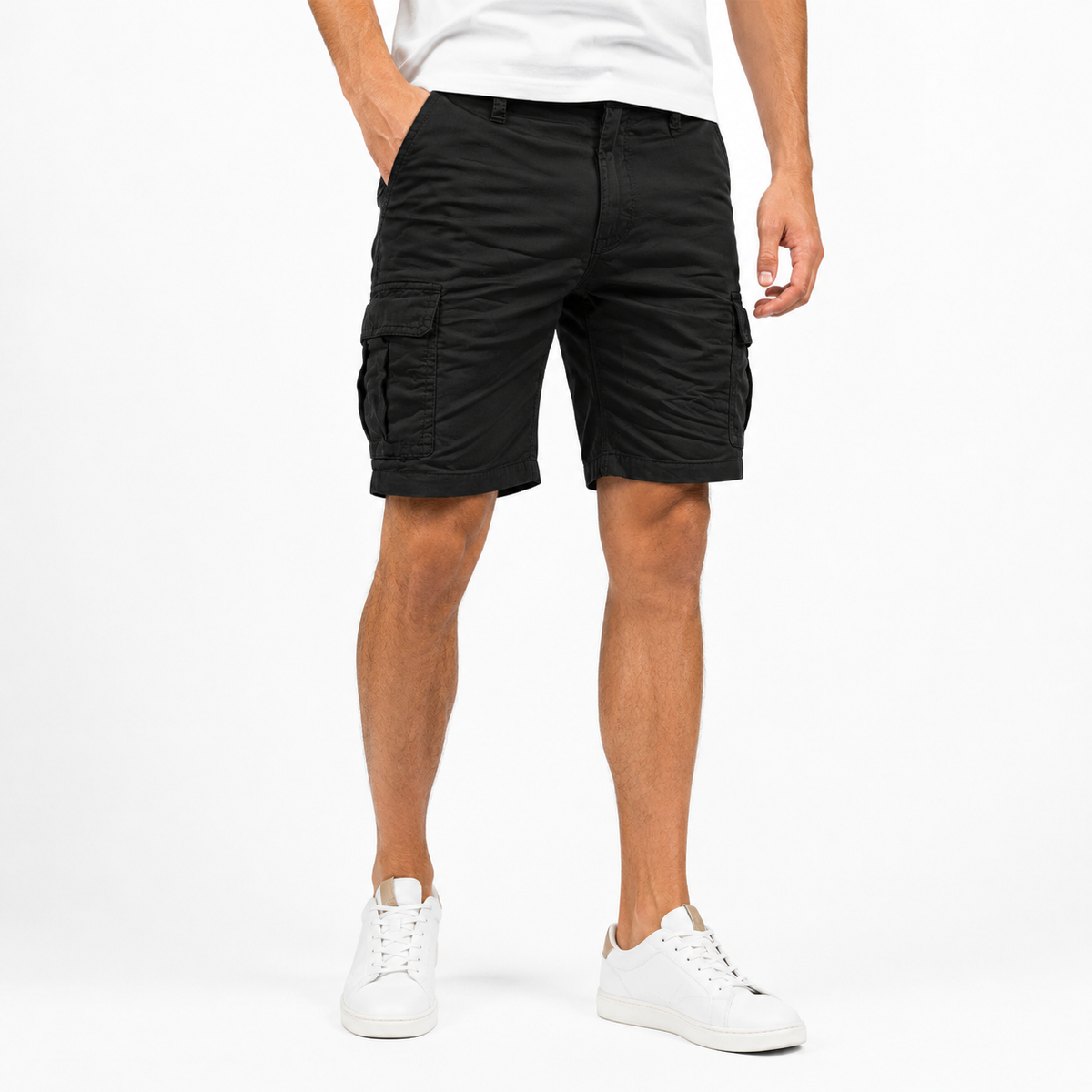 Thomas | Men’s Cargo Shorts | Side Cargo Pockets Knee Length Daywear — image 04 — MAREACO